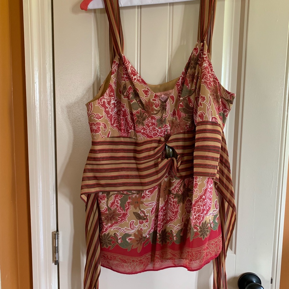 Bandolino thin strap dress shirt in great shape.